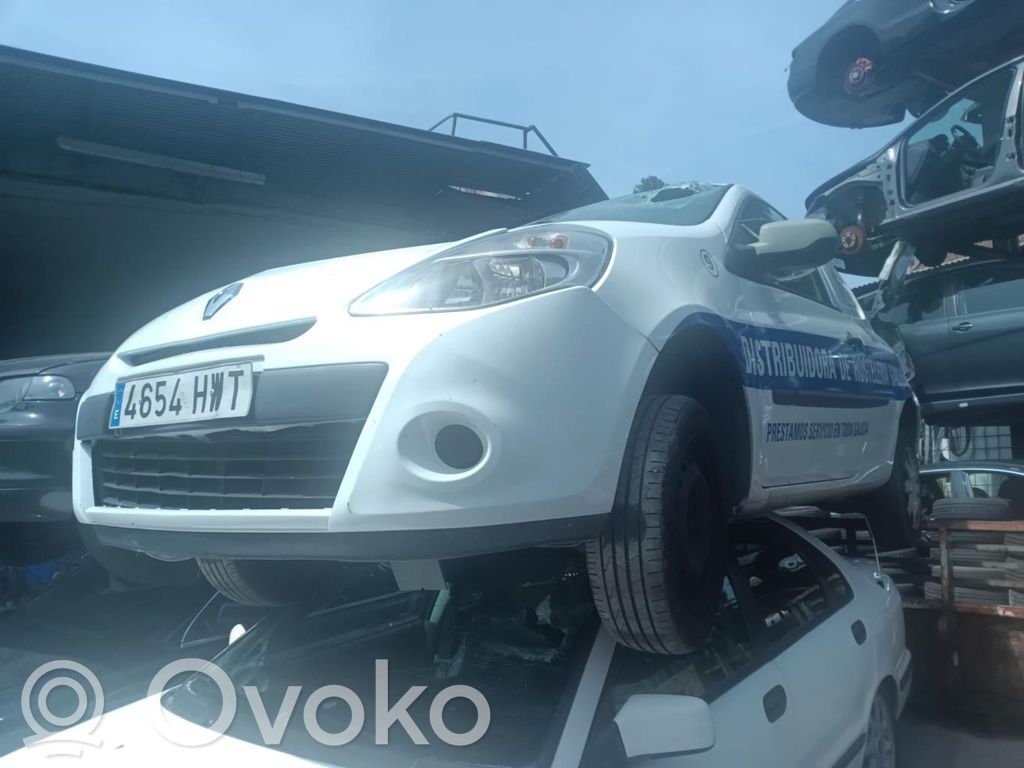 Clio III Clio  8200886946