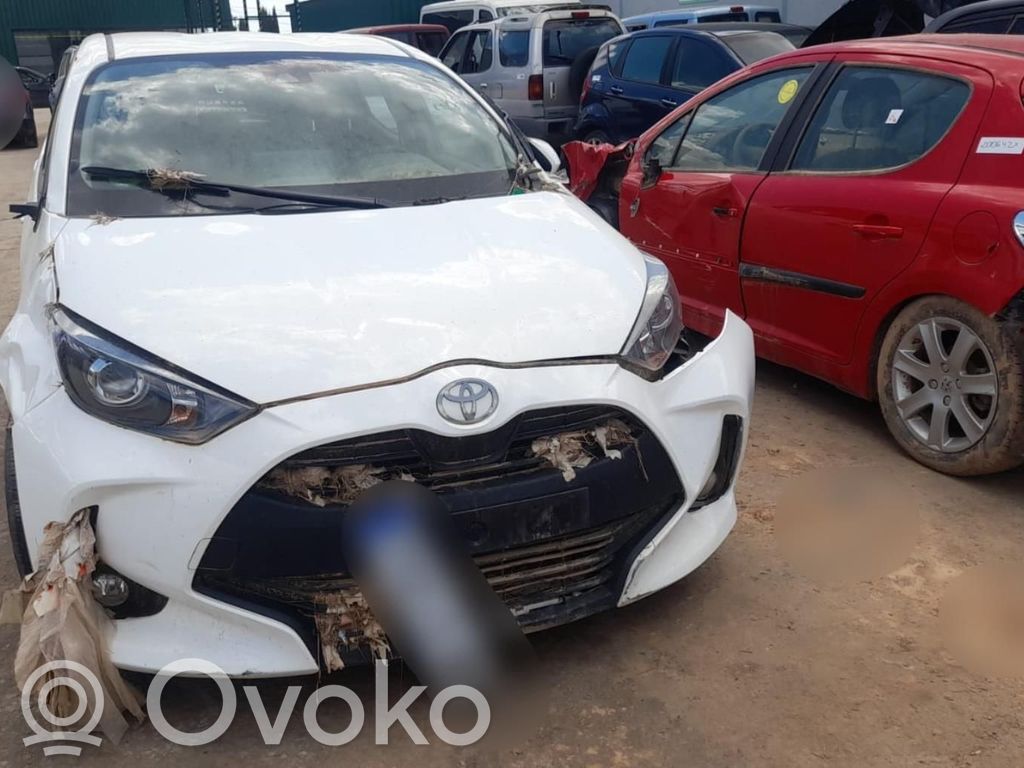 Yaris Yaris  521590U957