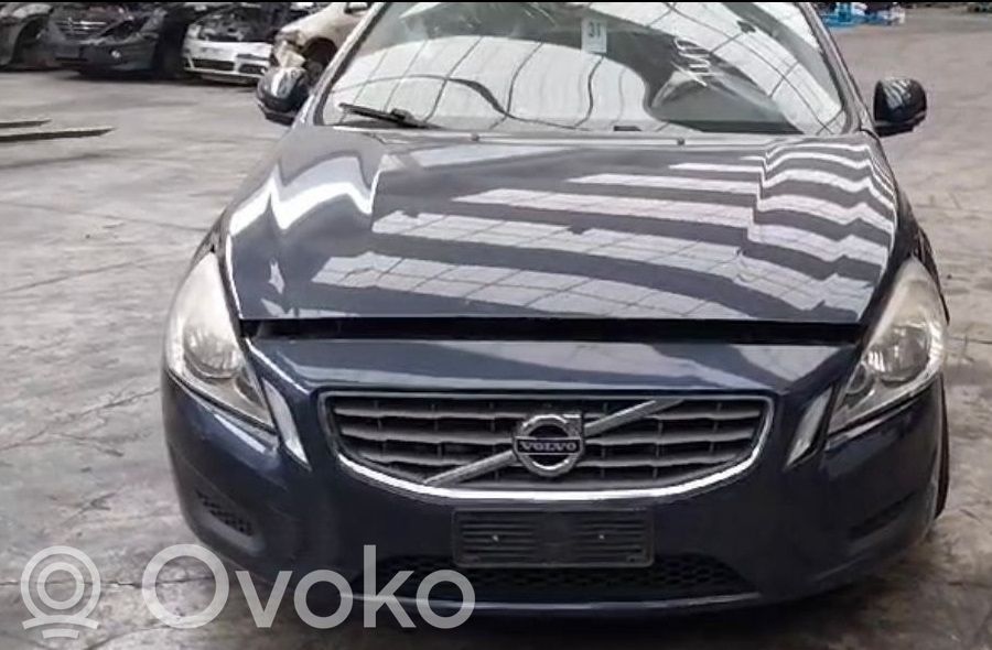 V60 V60, V60 Cross Country  7806501810