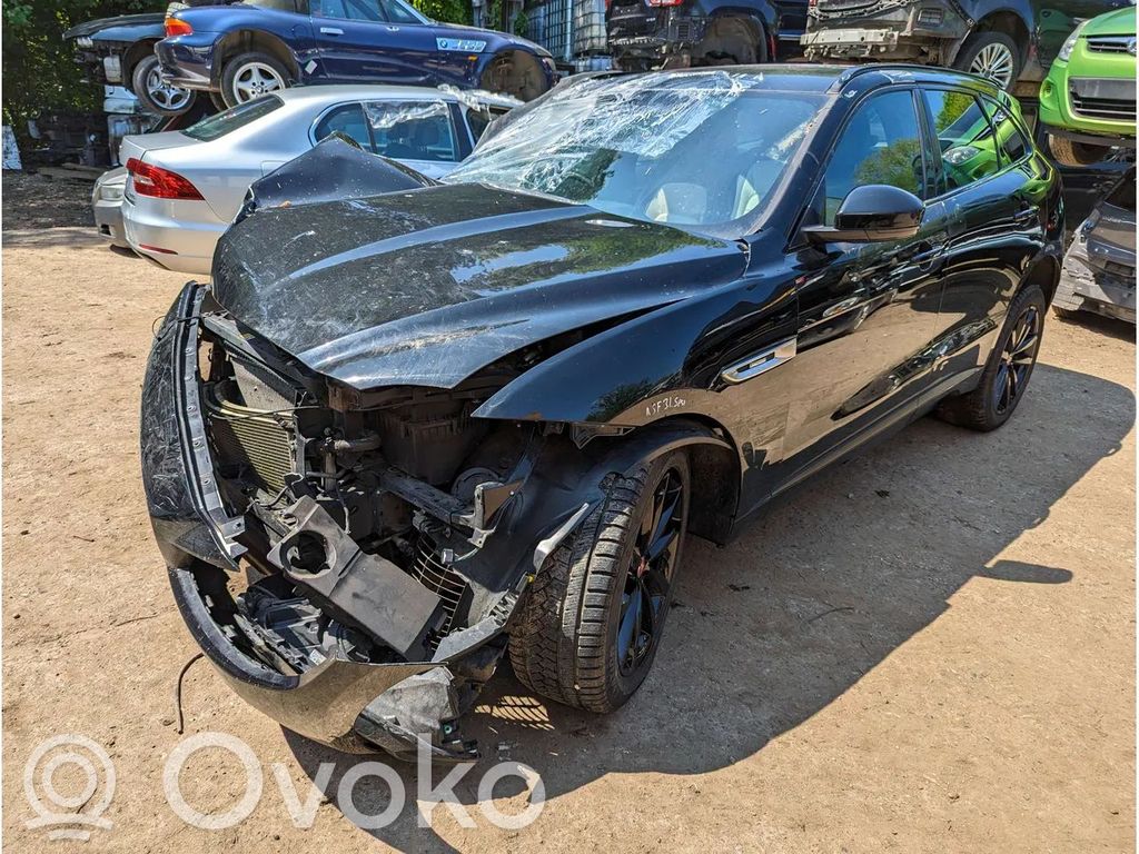 F-Pace F-Pace  M8A26A002CB