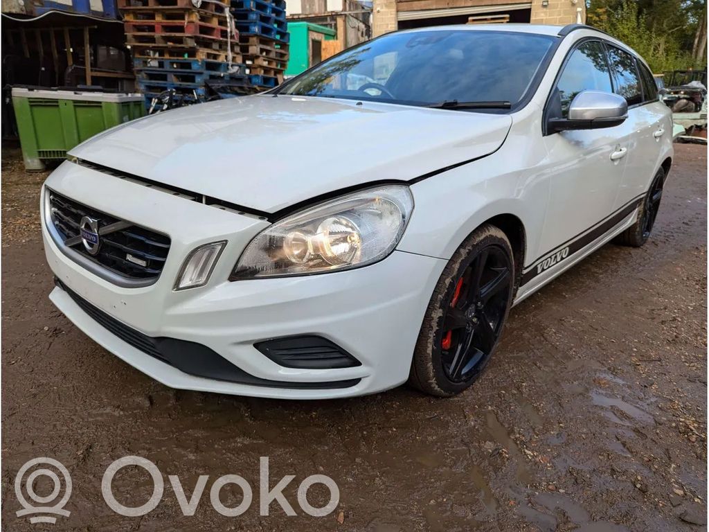 V60 V60, V60 Cross Country  P31329137