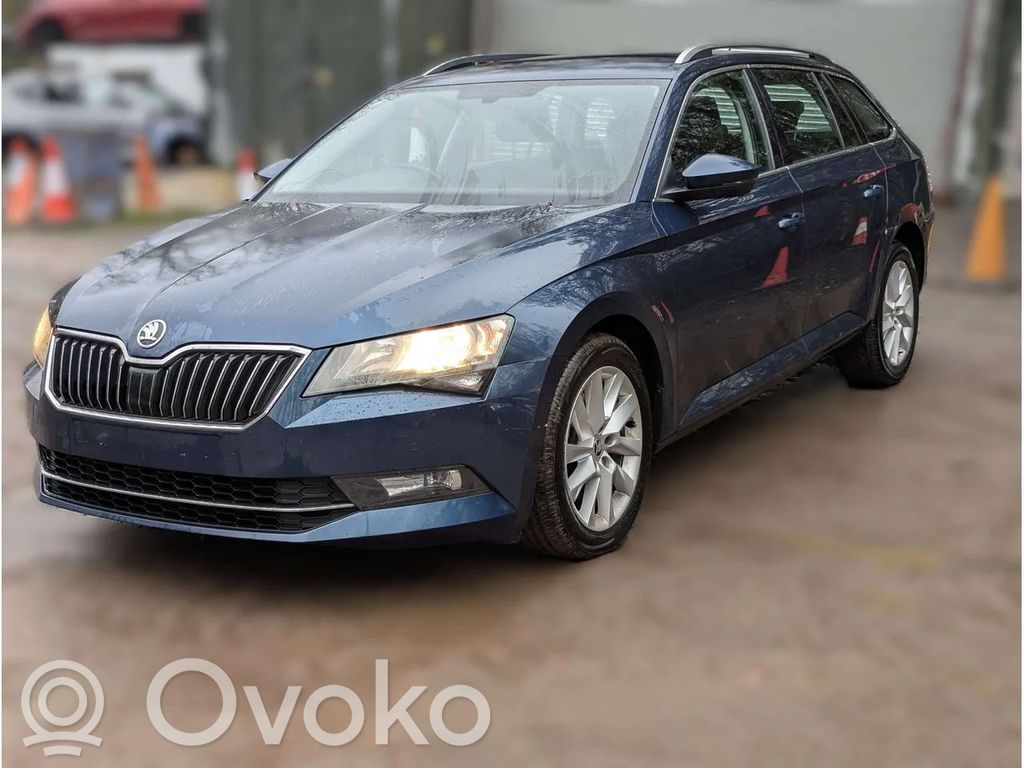 Superb B8 (3V) Superb  04L907309P