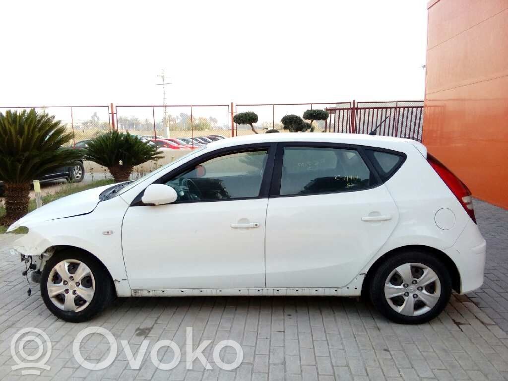 i30 i30  847312R000