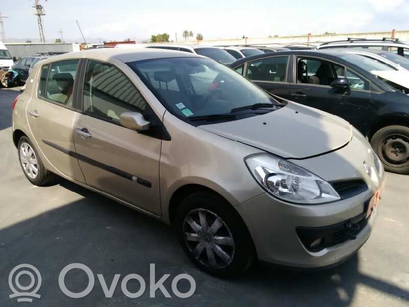 Clio III Clio  8200263038