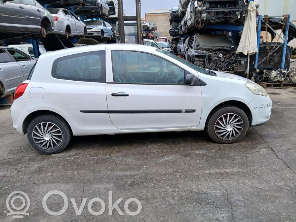 Clio III Clio  8200214896