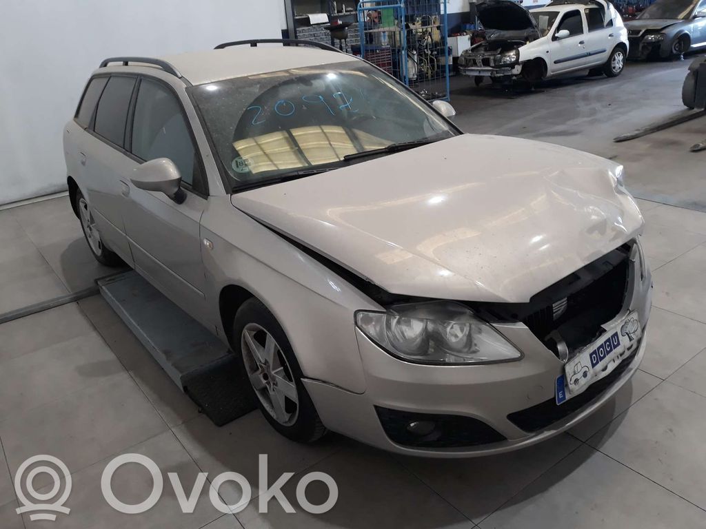Exeo (3R) Exeo  8E0839020C7PE