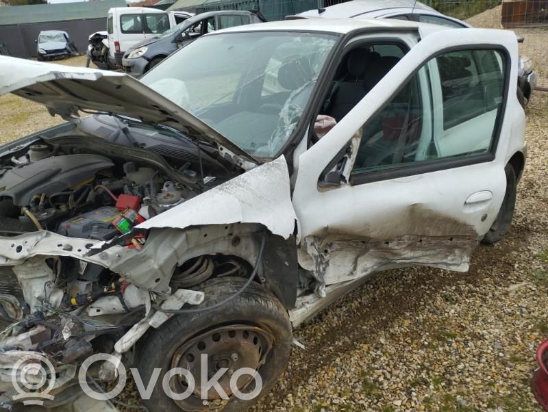 Clio II Clio  8200633087