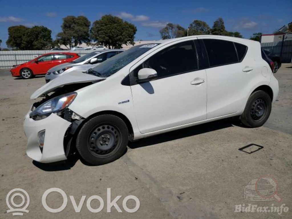 Prius c Prius  7444NA