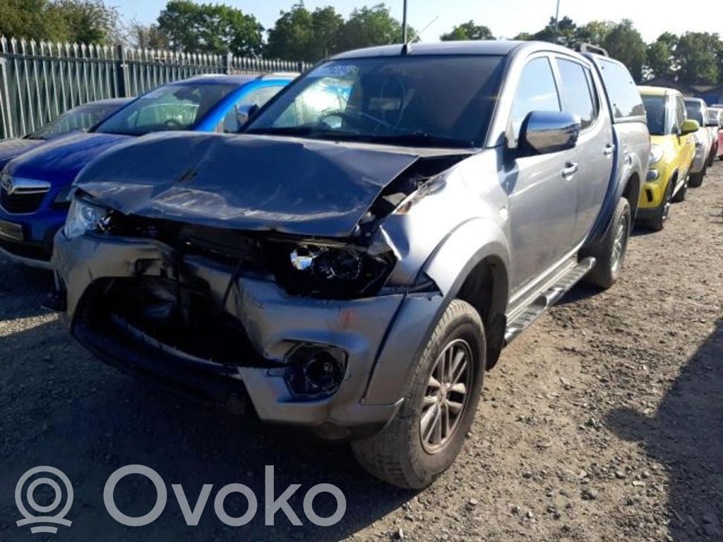 L200 L200, L300, L400 Space Gear  MR992670