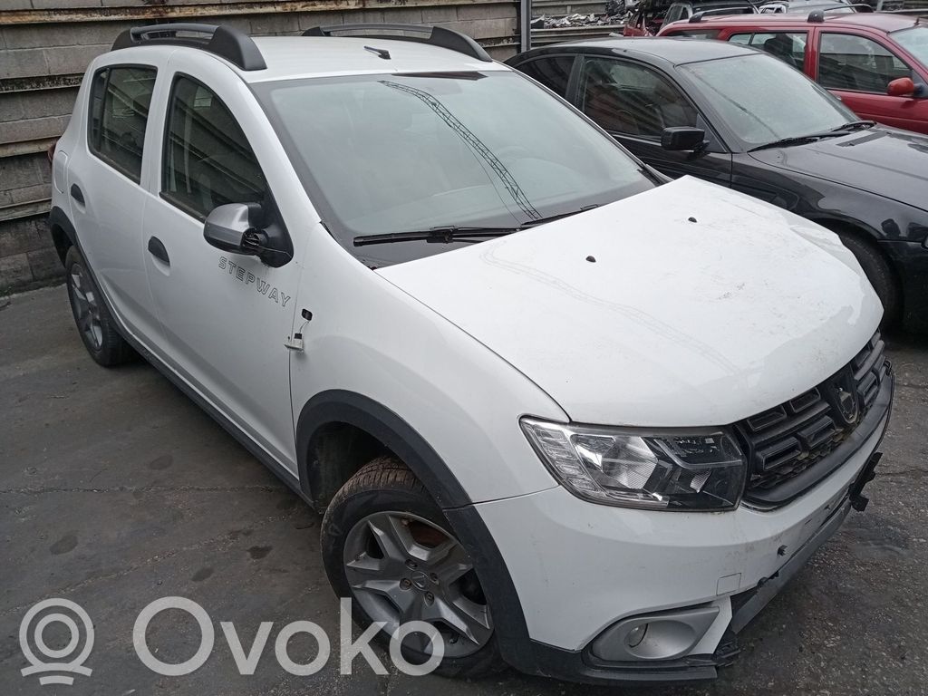 Sandero II Sandero, Sandero Stepway