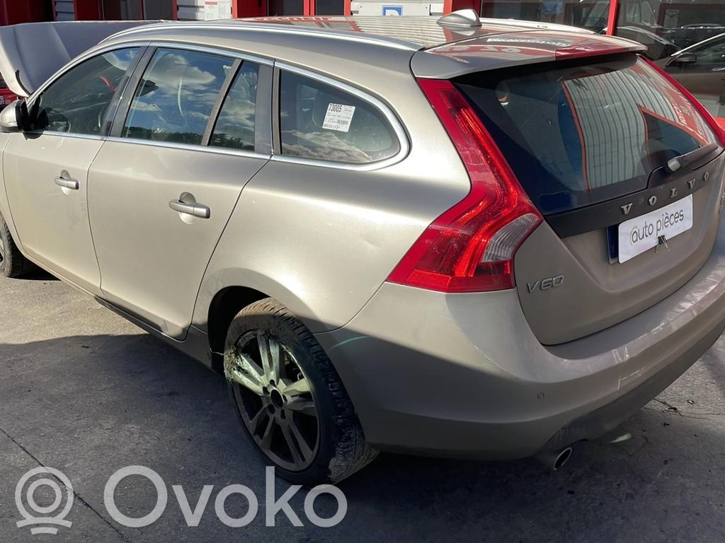 V60 V60, V60 Cross Country  36001524