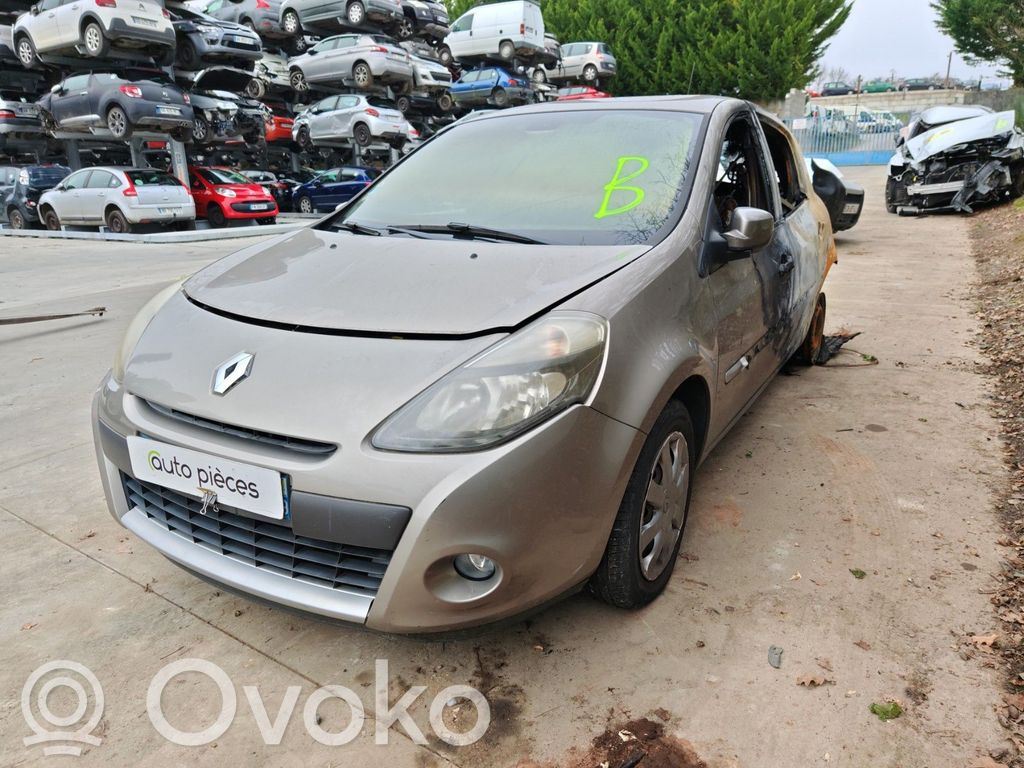 Clio III Clio  8201104739