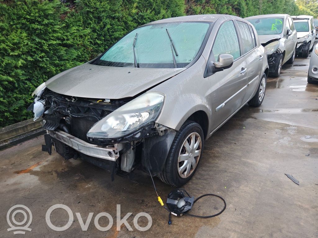 Clio III Clio  7701476906