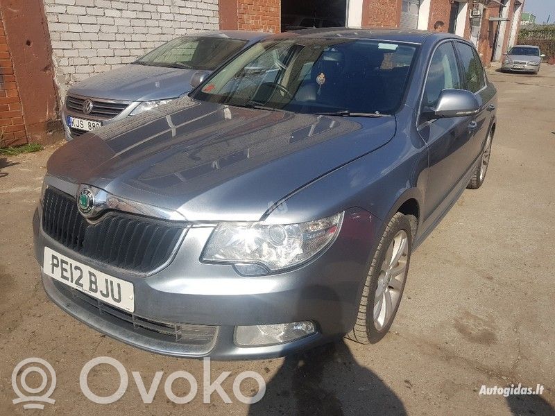 Superb B6 (3T) Superb  117177