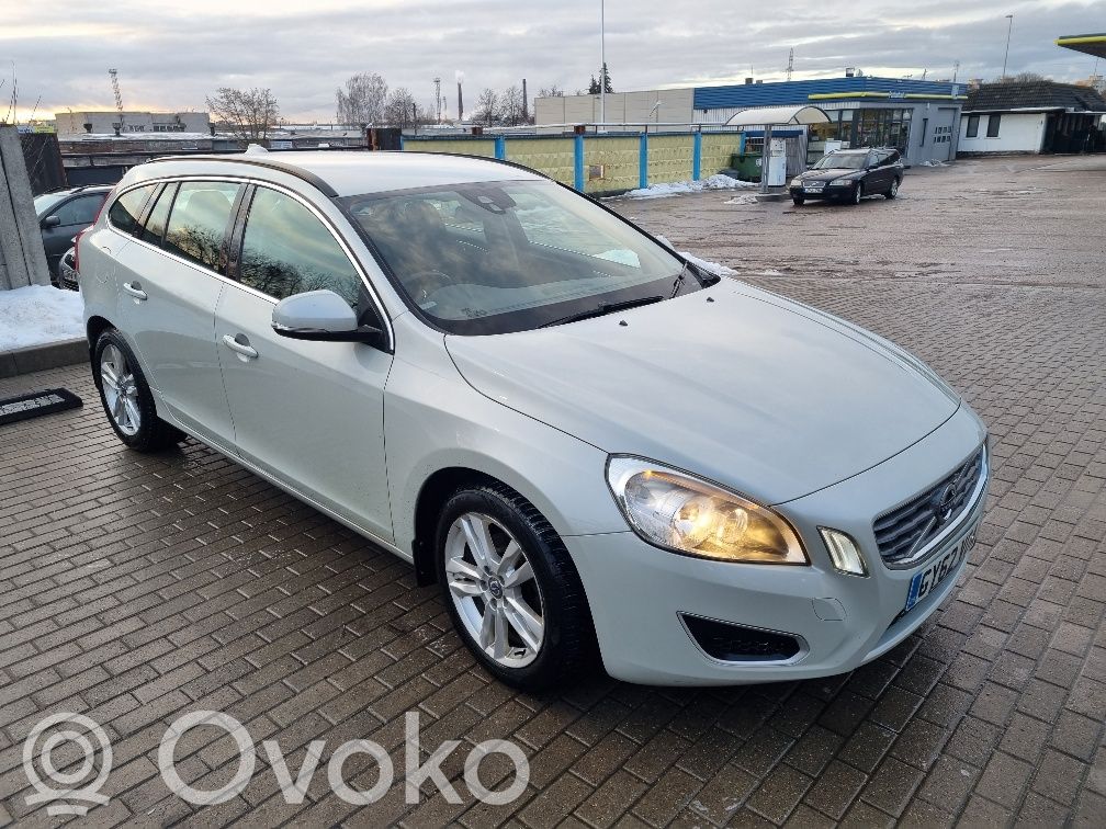 V60 V60, V60 Cross Country  30735828