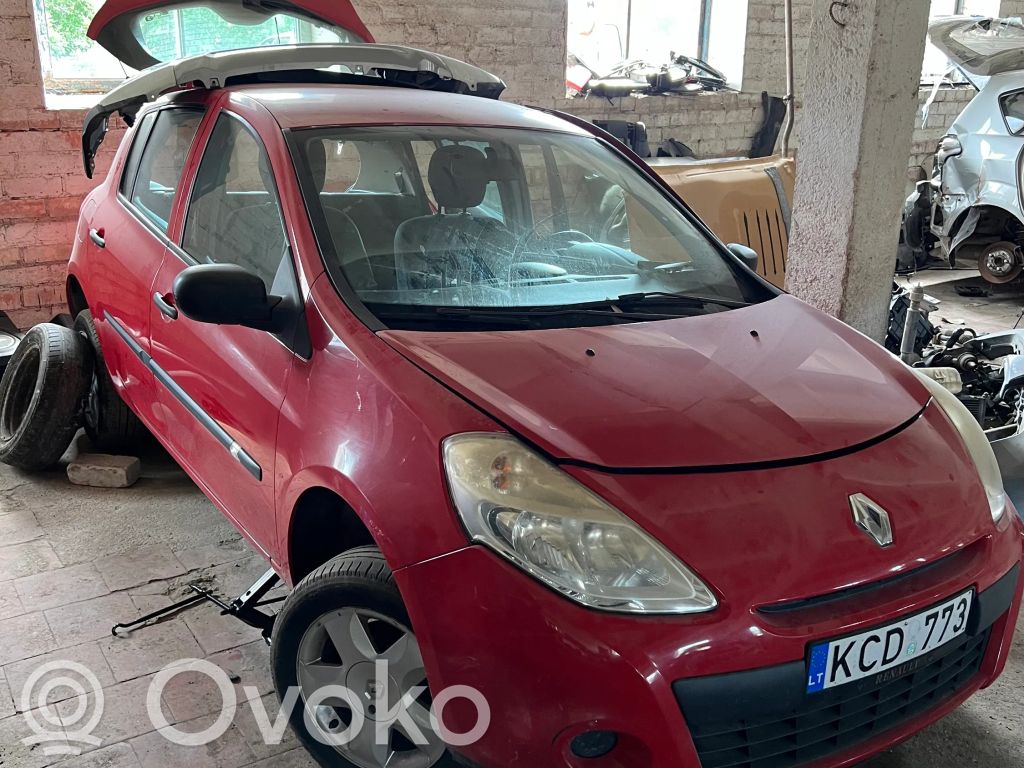 Clio III Clio  8200608550