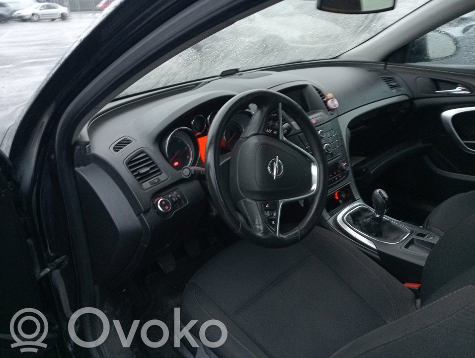 Insignia A Insignia  39062234
