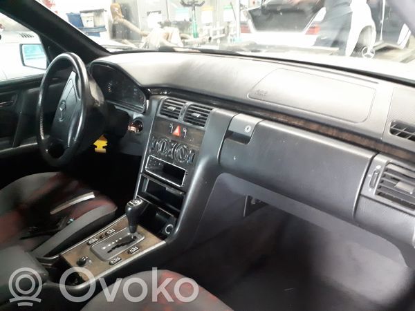 E W210 E-class, AMG (W124, W210, W211, W212, W213, C207, W238)