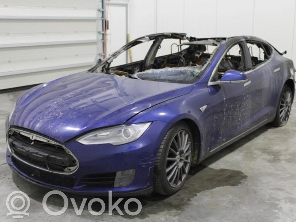 Model S Tesla Model S  A70525700DG