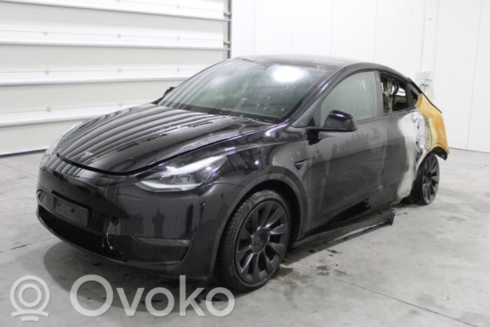 Model Y Tesla Model Y  104437100D
