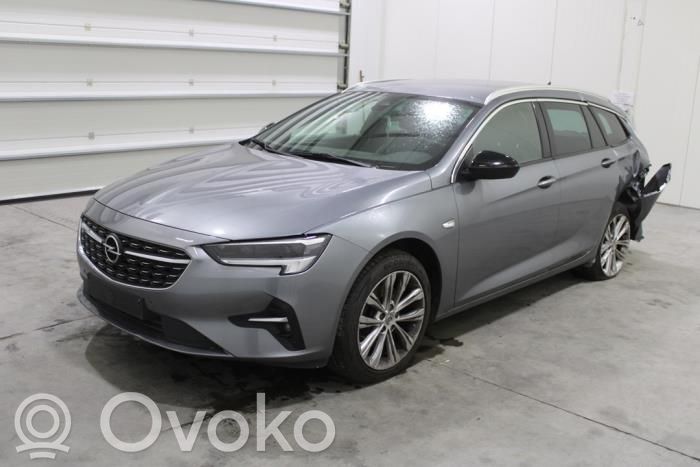Insignia B Insignia  39229656
