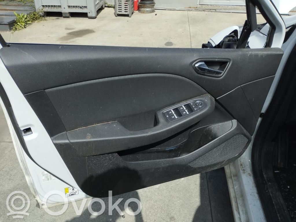 Clio V Clio  320105824R