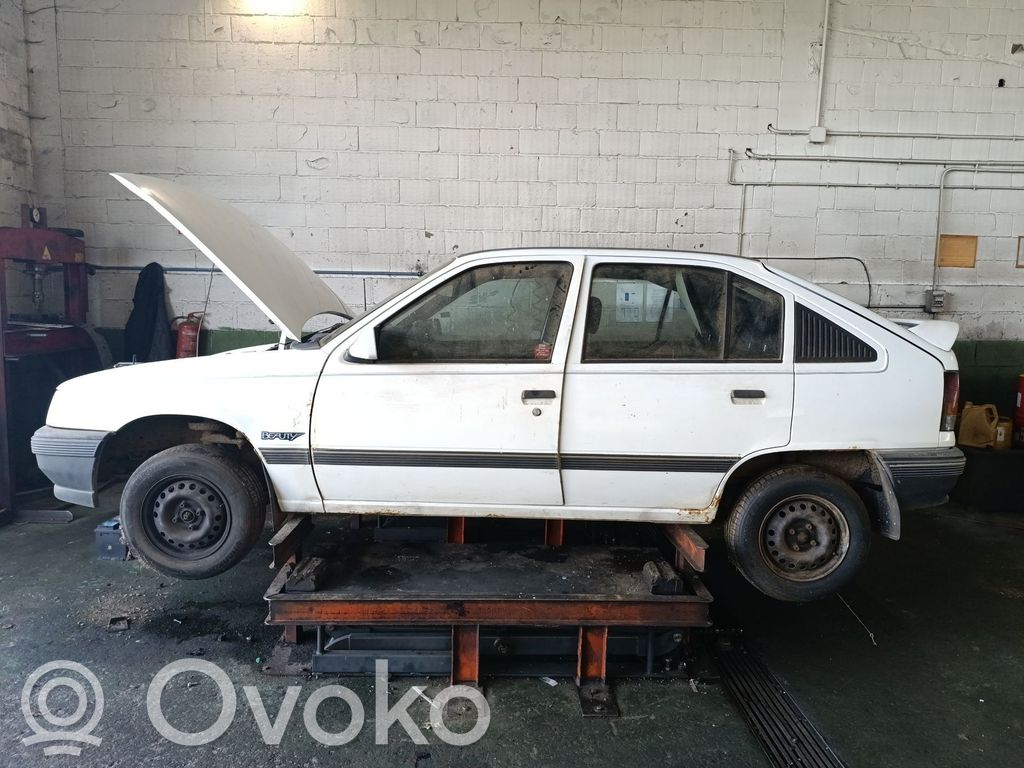 Kadett E Kadett  90008408