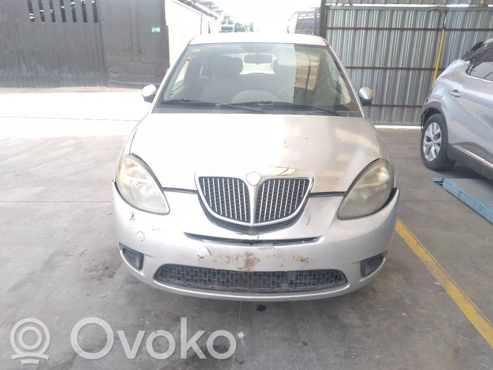 Ypsilon Ypsilon  188A9000