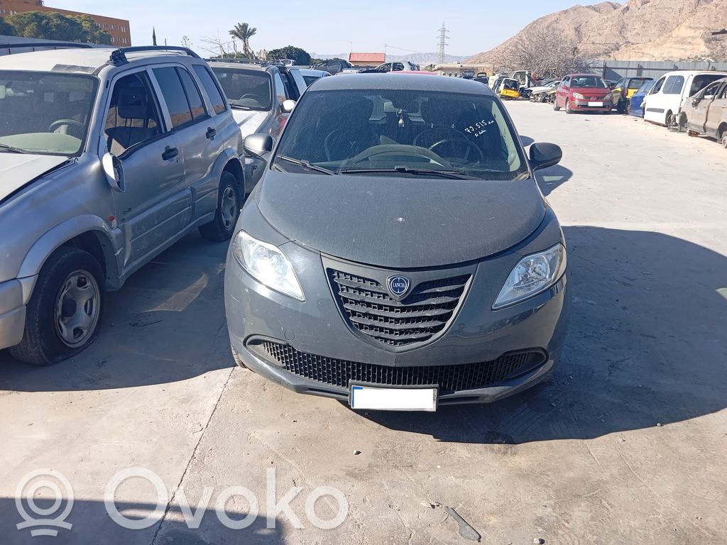 Ypsilon Ypsilon  E3021069