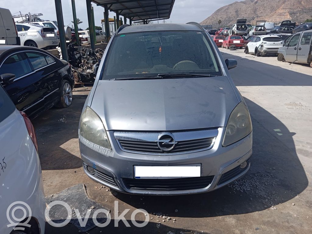 Zafira B Zafira  LRA02809