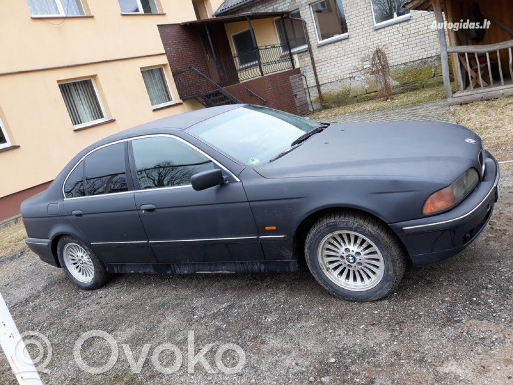 5 E39 Series 5  8350947
