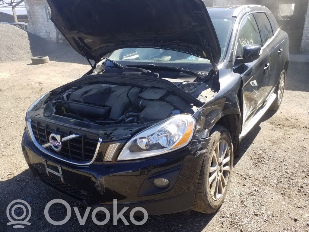 XC60 XC60  8G9N7M121CA