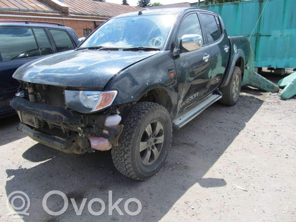 L200 L200, L300, L400 Space Gear