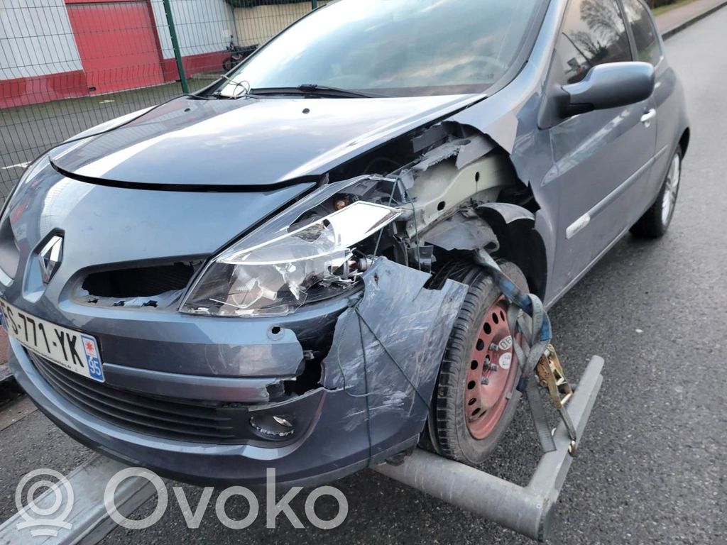 Clio III Clio  8200584847