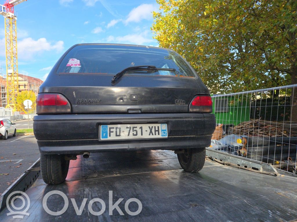Clio I Clio  7700864279