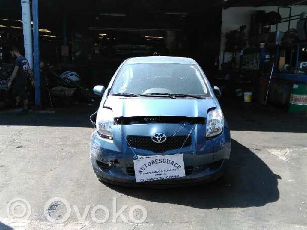 Yaris Yaris  17F572