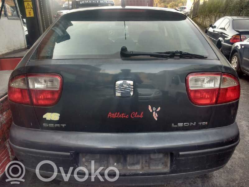 Leon (1M) Leon  33009583E