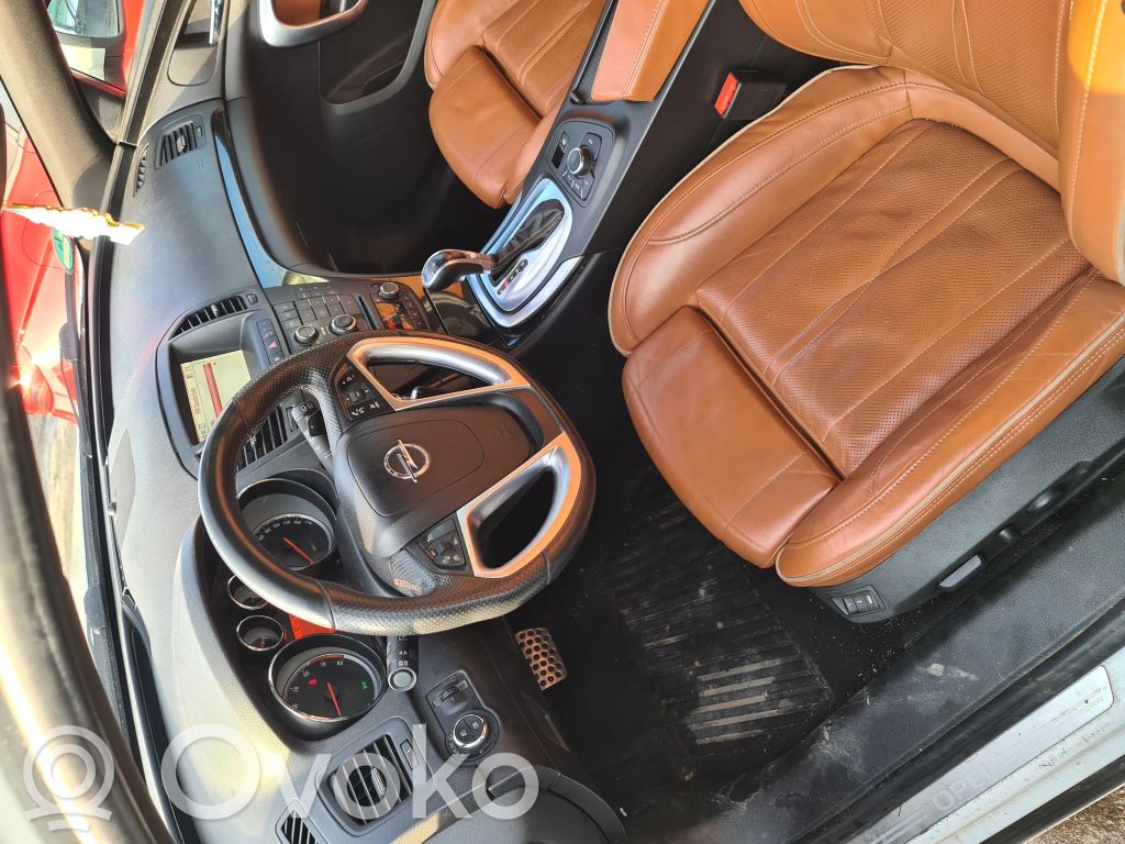 Insignia A Insignia  12841593