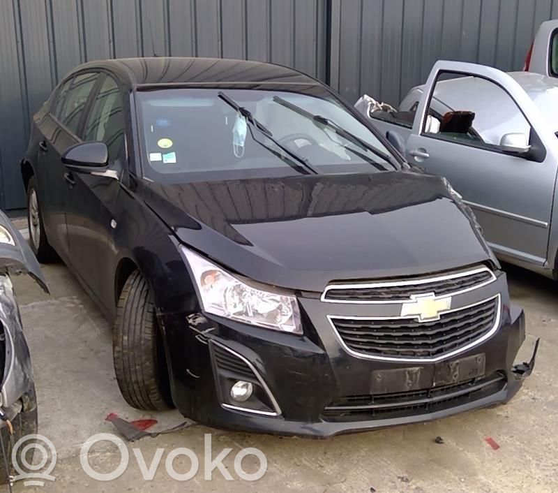 Cruze Cruze  42371138