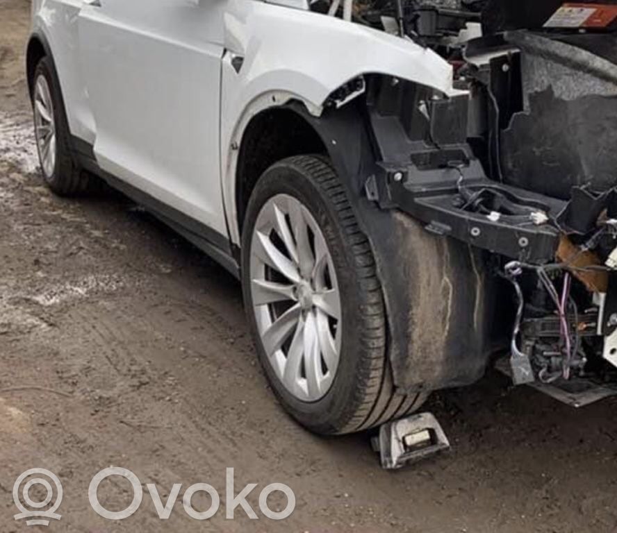 Model X Tesla Model X  102716100B