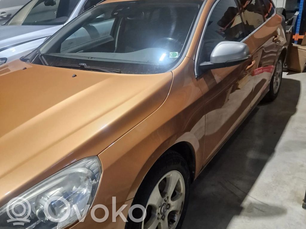 V60 V60, V60 Cross Country  31217927