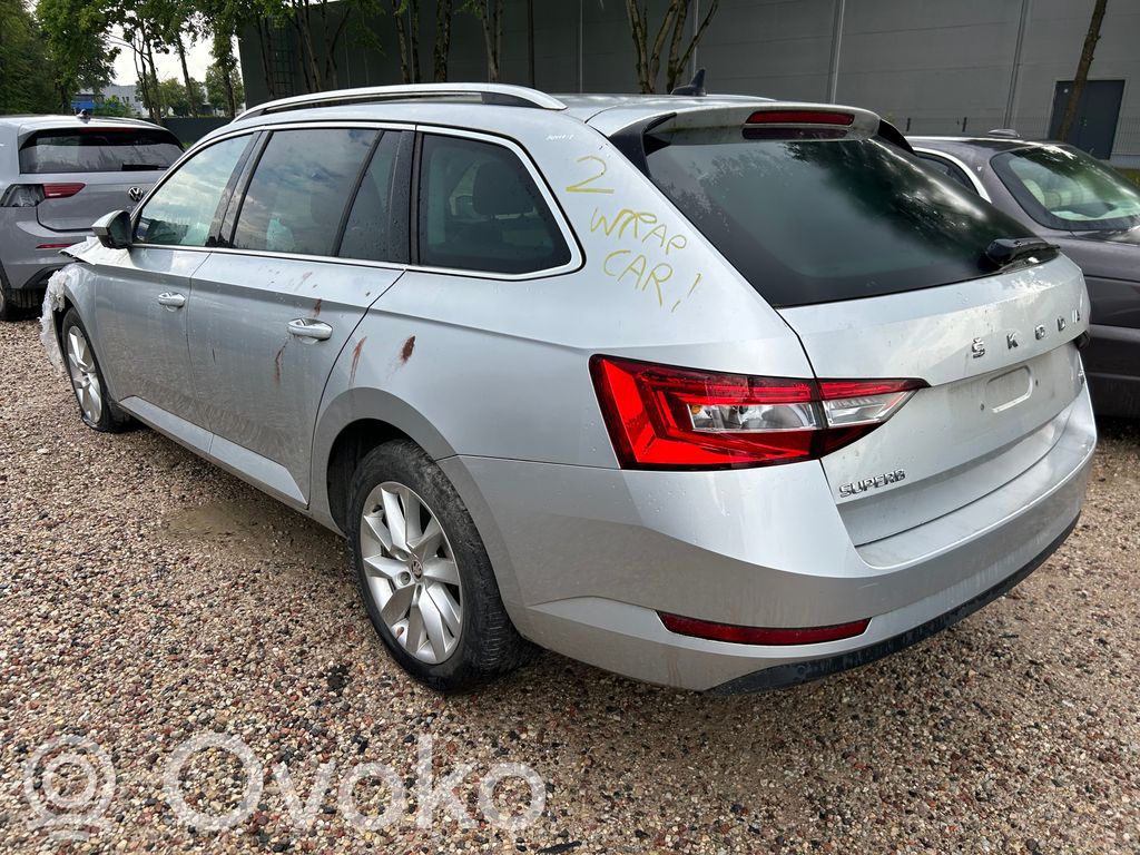 Superb B8 (3V) Superb  3Q0615405AE