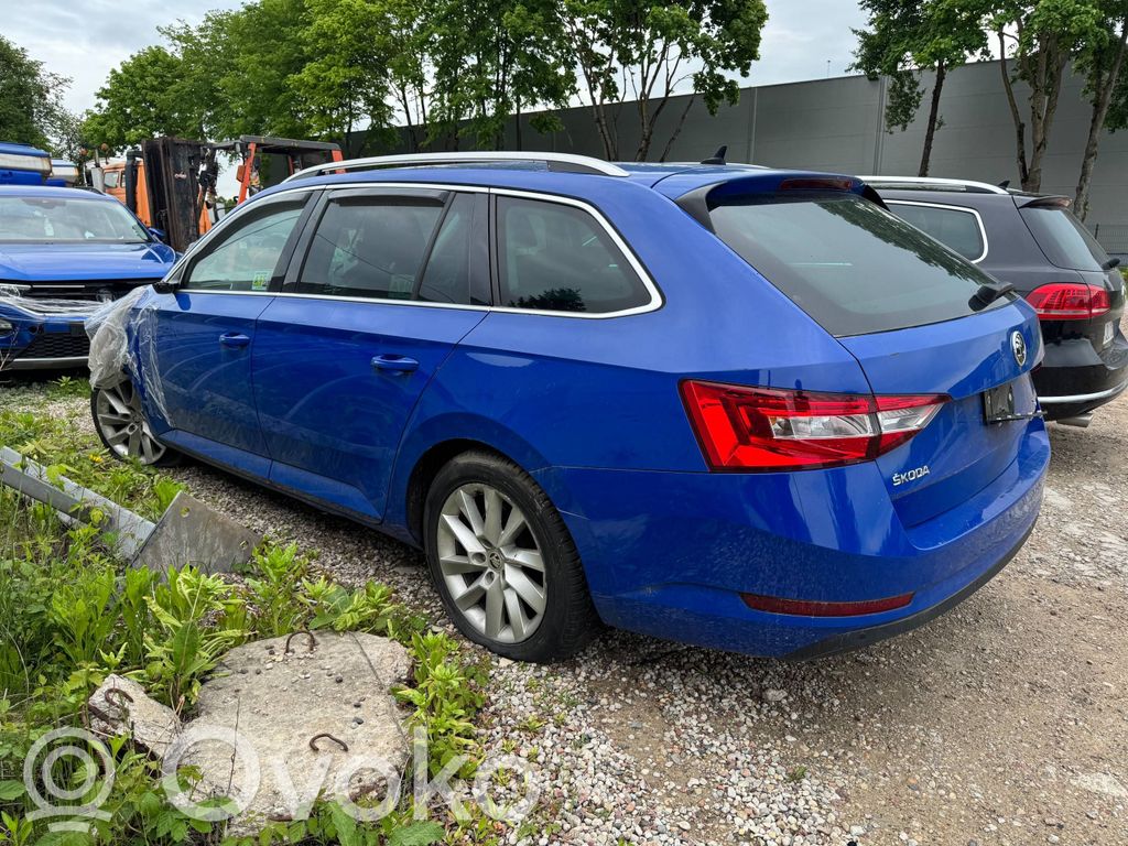 Superb B8 (3V) Superb  3V0806930