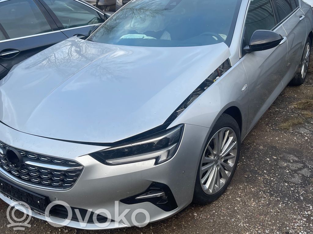 Insignia B Insignia  421176950