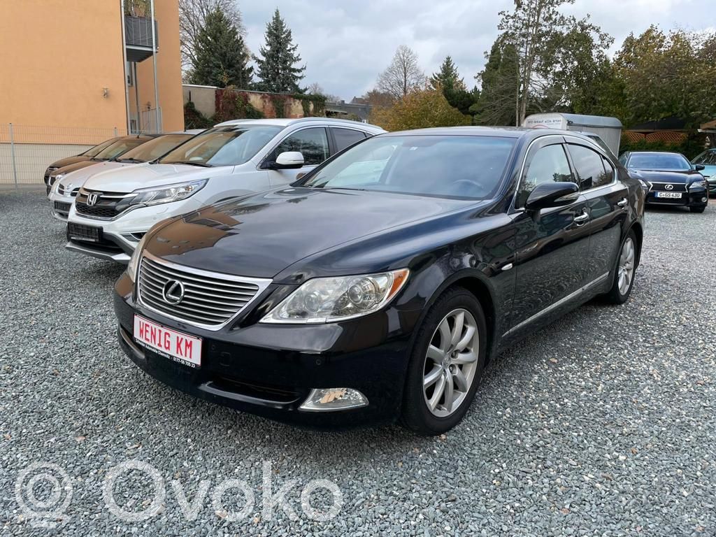 LS 460 - 600H LS  2URFSE