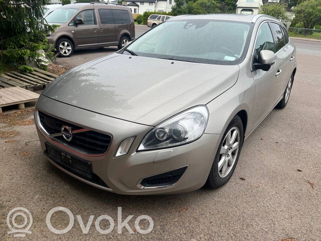 V60 V60, V60 Cross Country  39811532