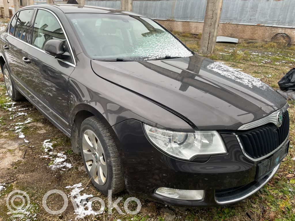 Superb B6 (3T) Superb  7N0959795
