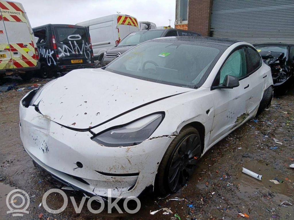 Model 3 Tesla Model 3  153667000B