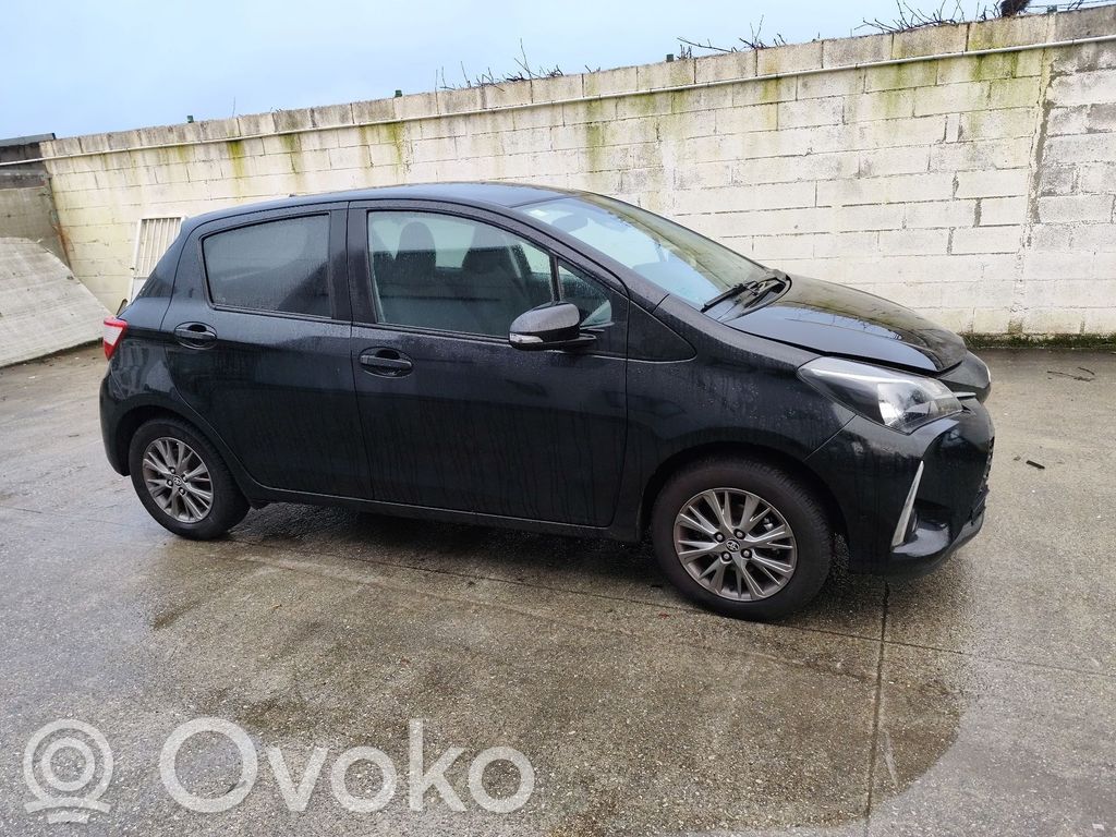 Yaris Yaris  589100D290
