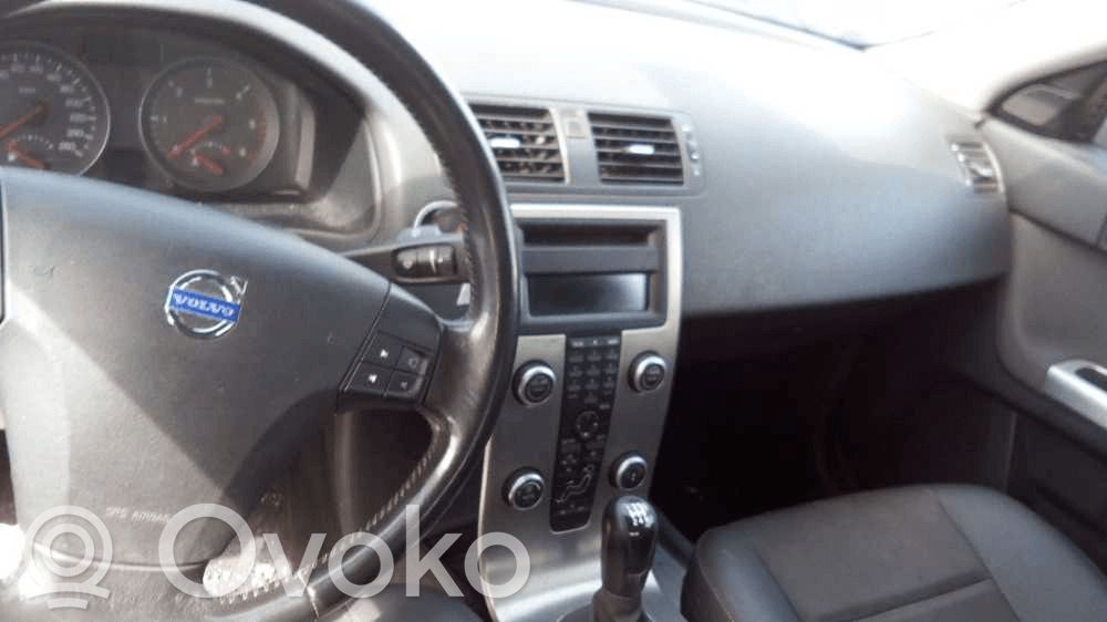 S40 S40, V40